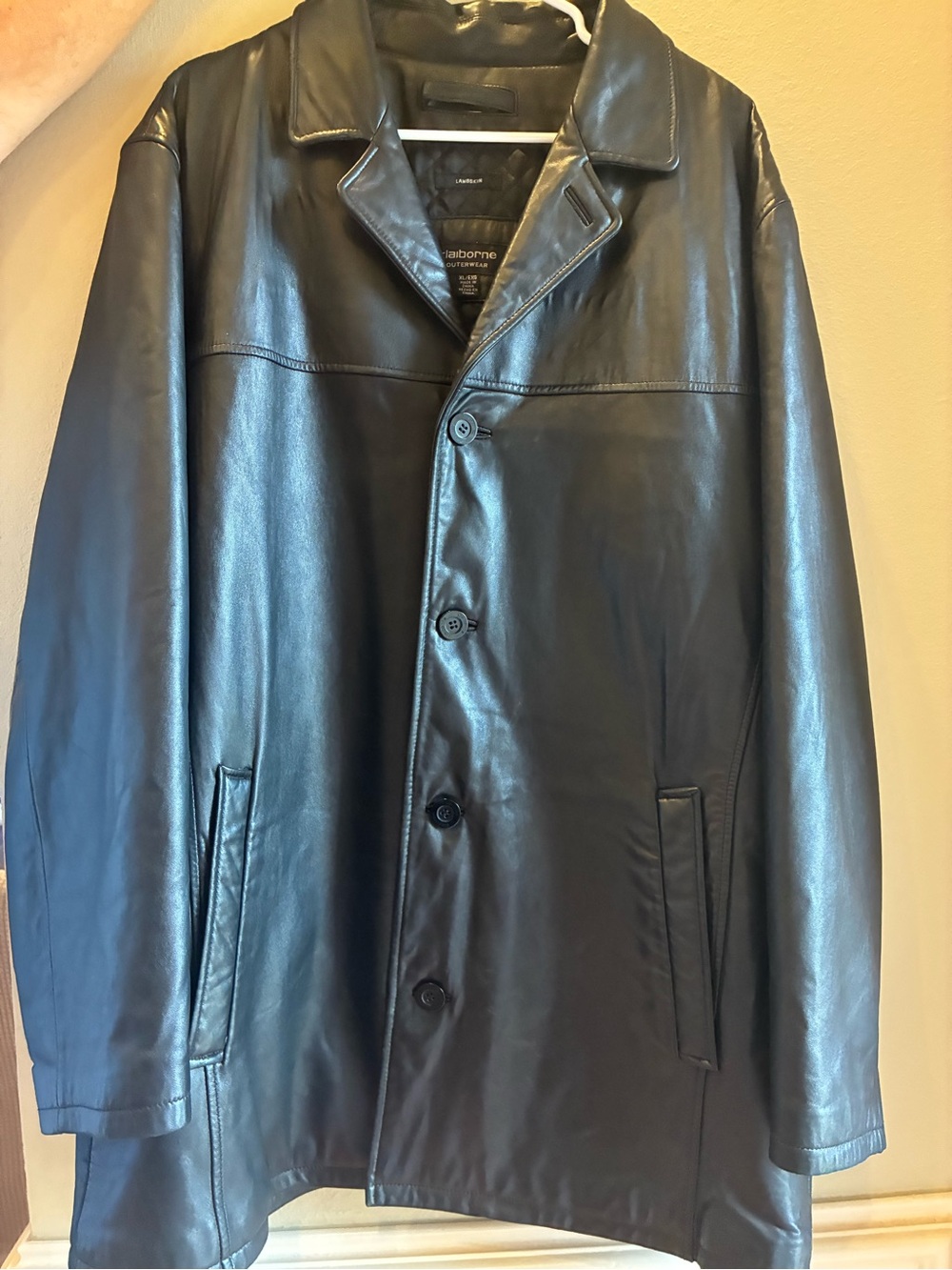 Claiborne Black Leather Coat with Button Front Lambskin Men’s